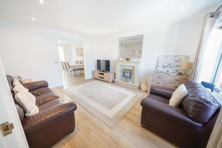 4 bedrooms house for sale in Llanelli, United Kingdom - Image 3