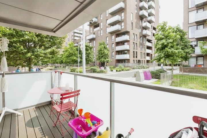 2 bedrooms apartment for sale in London, United Kingdom - Image 8