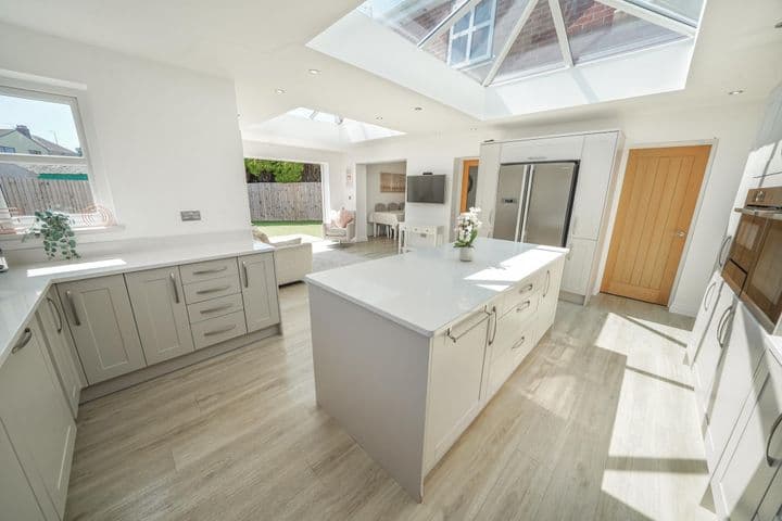 4 bedrooms house for sale in Llanelli, United Kingdom - Image 11