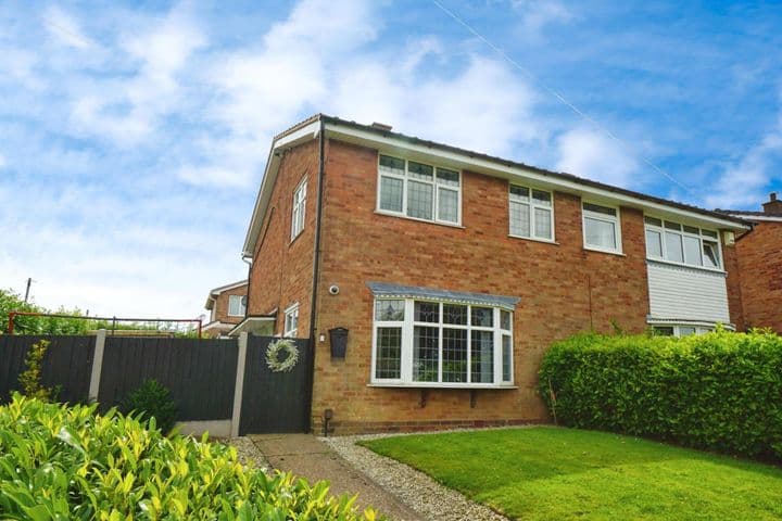 3 bedrooms house for sale in Willenhall, United Kingdom - Image 2