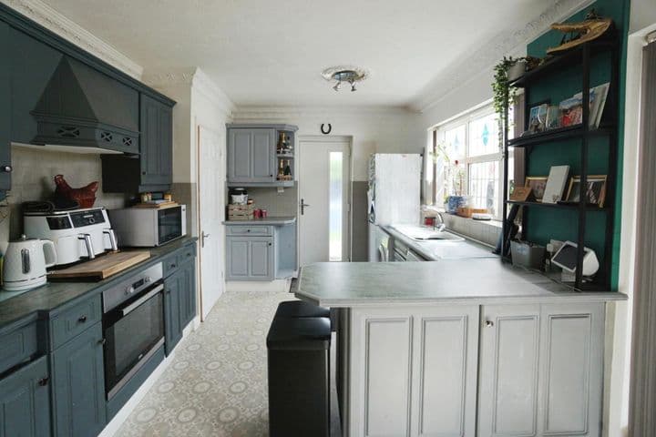 3 bedrooms house for sale in Willenhall, United Kingdom - Image 3