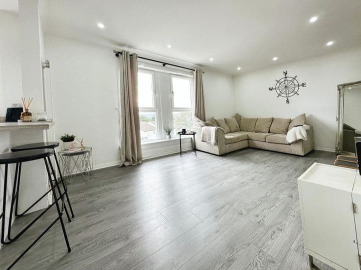 1 bedroom apartment for sale in Erskine, United Kingdom - Image 3