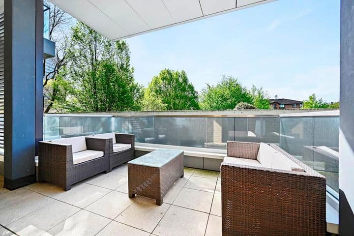 1 bedroom apartment for sale in London, United Kingdom - Image 9