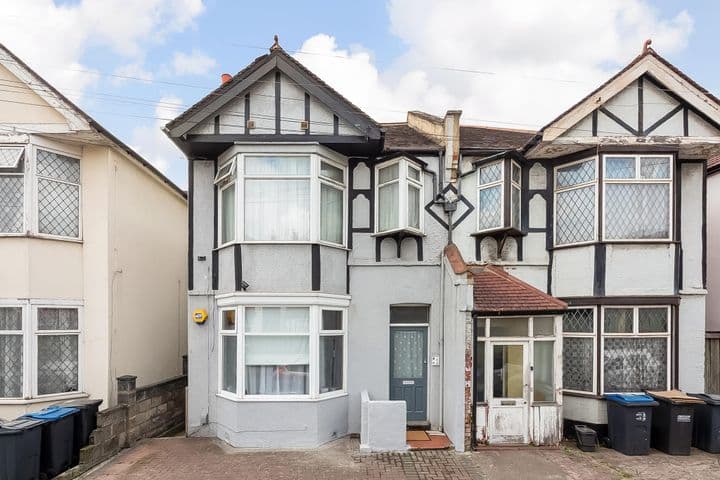 2 bedrooms apartment for sale in Thornton Heath, United Kingdom - Image 2