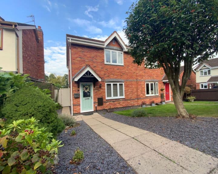 3 bedrooms house for sale in Redditch, United Kingdom - Image 2