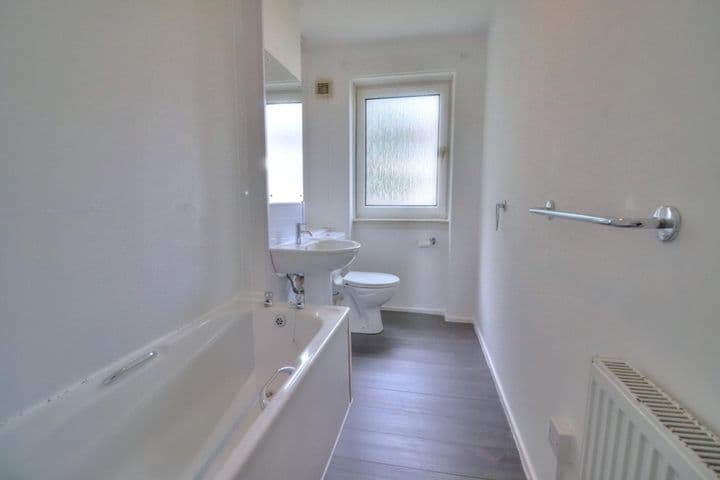 2 bedrooms apartment for sale in Glasgow, United Kingdom - Image 11