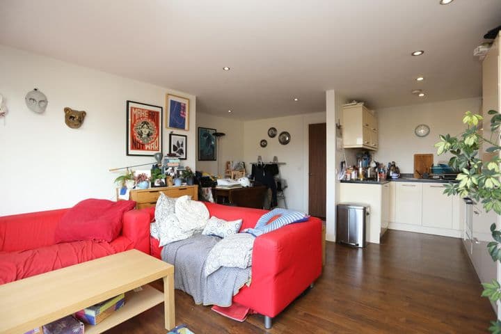 2 bedrooms apartment for sale in London, United Kingdom - Image 7