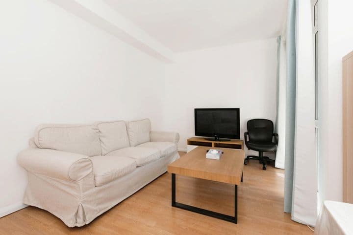 2 bedrooms apartment for sale in London, United Kingdom - Image 9