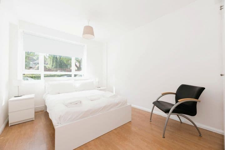 2 bedrooms apartment for sale in London, United Kingdom - Image 5