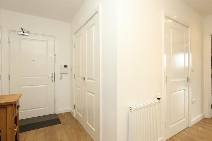 2 bedrooms apartment for sale in London, United Kingdom - Image 7