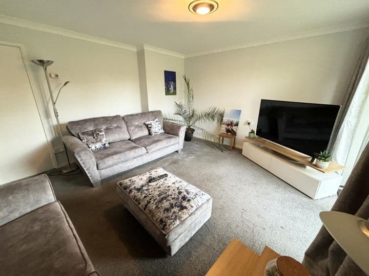 2 bedrooms apartment for sale in Wirral, United Kingdom - Image 3