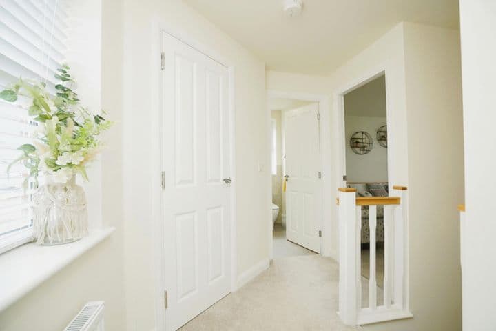 3 bedrooms house for sale in Hugglescote, United Kingdom - Image 10