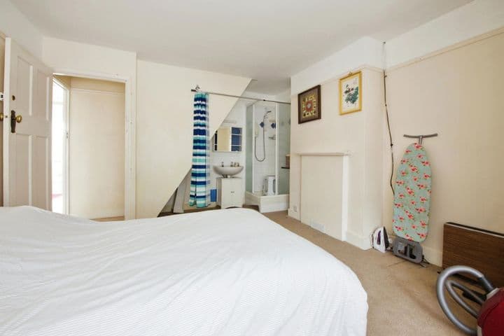 4 bedrooms house for sale in Wembley, United Kingdom - Image 9