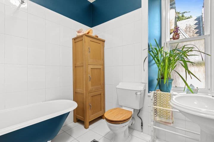 3 bedrooms apartment for sale in Forfar, United Kingdom - Image 8