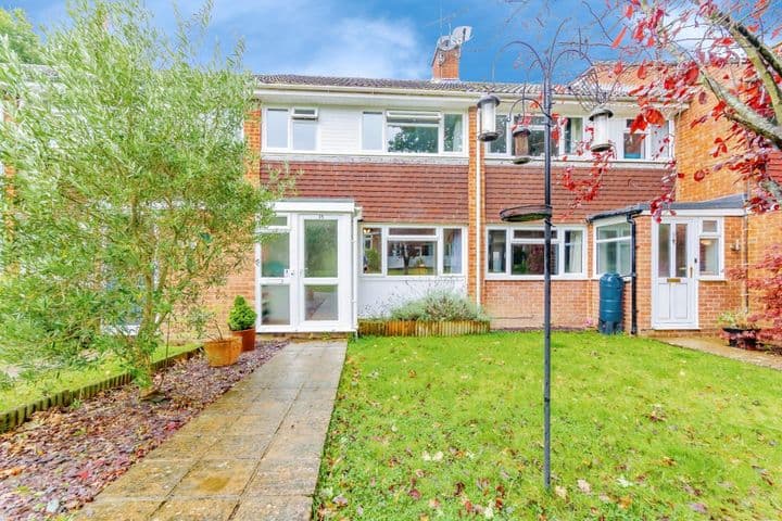 3 bedrooms house for sale in Horsham, United Kingdom - Image 2