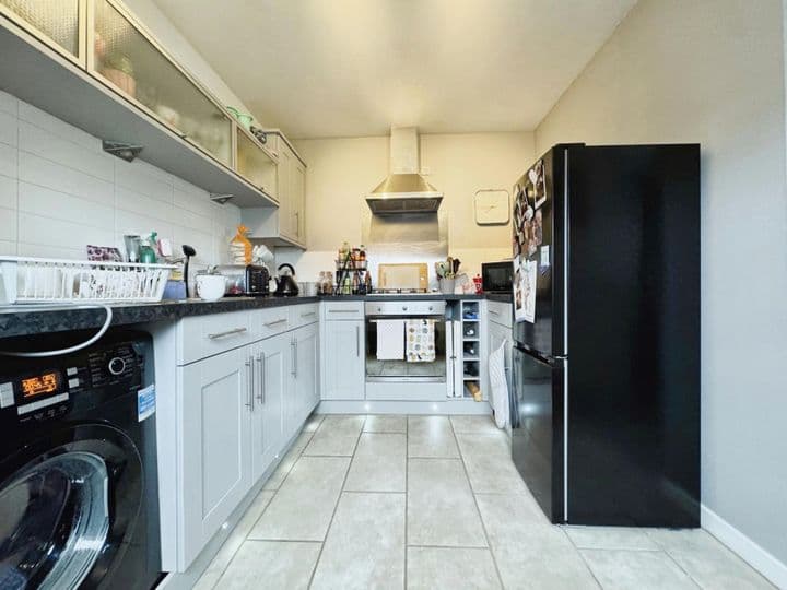 2 bedrooms apartment for sale in Paisley, United Kingdom - Image 5