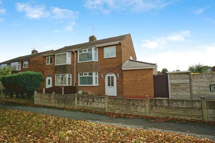 3 bedrooms house for sale in Willenhall, United Kingdom - Image 2