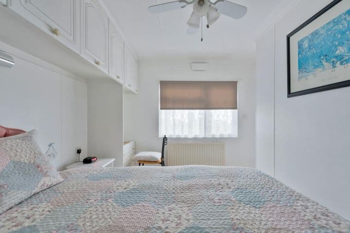 2 bedrooms other for sale in Worcester Park, United Kingdom - Image 7