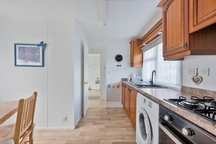 2 bedrooms other for sale in Worcester Park, United Kingdom - Image 4