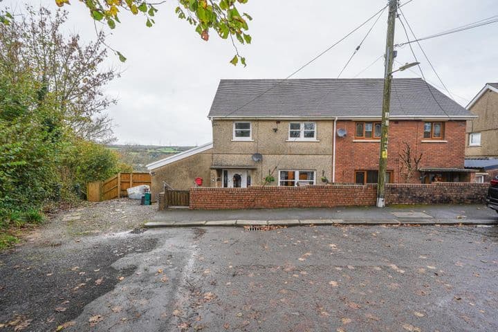 3 bedrooms house for sale in Llanelli, United Kingdom - Image 2