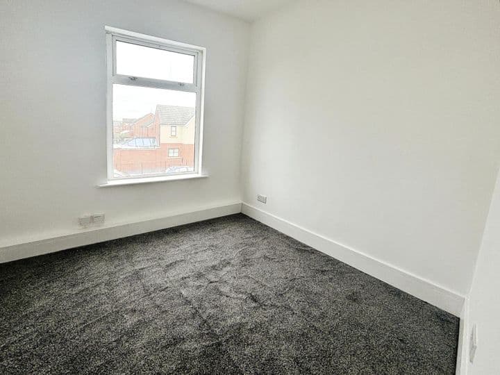 2 bedrooms apartment for sale in Birkenhead, United Kingdom - Image 8