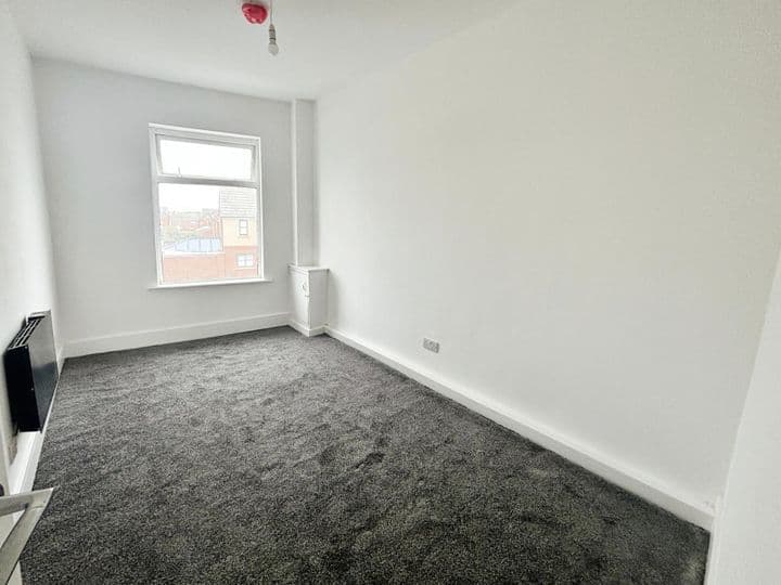 2 bedrooms apartment for sale in Birkenhead, United Kingdom - Image 3