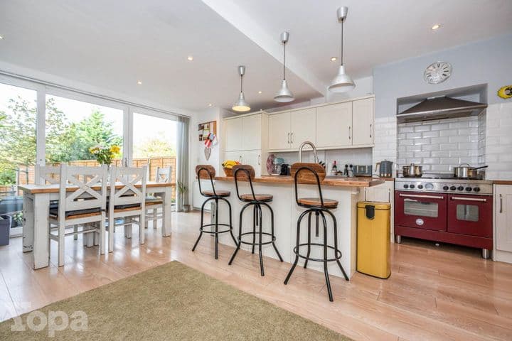 3 bedrooms house for sale in Dartford, United Kingdom - Image 2