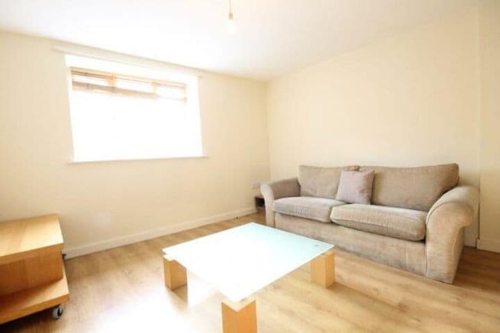 2 bedrooms apartment for sale in Leeds, United Kingdom - Image 8