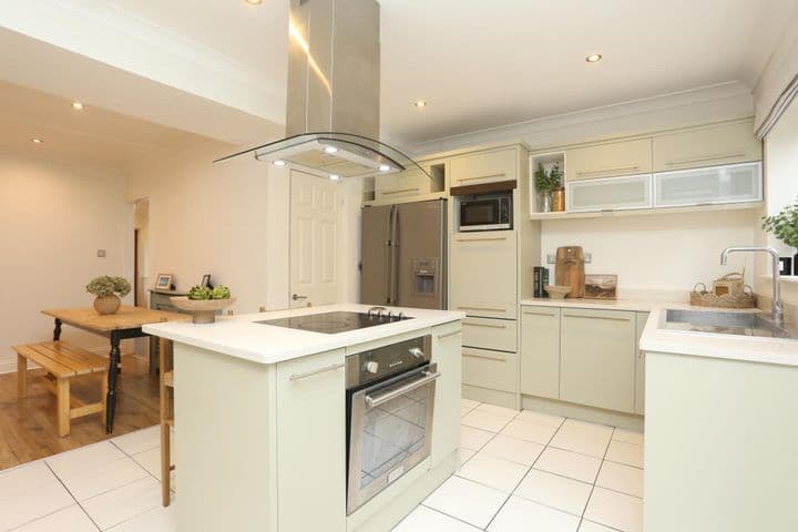 4 bedrooms house for sale in Bromley, United Kingdom - Image 4