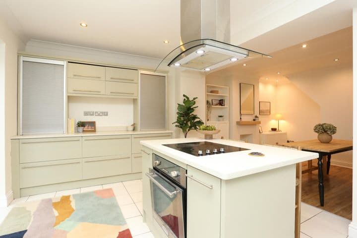 4 bedrooms house for sale in Bromley, United Kingdom - Image 8