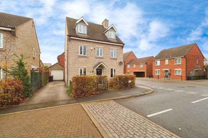 5 bedrooms house for sale in Nottingham, United Kingdom - Image 2