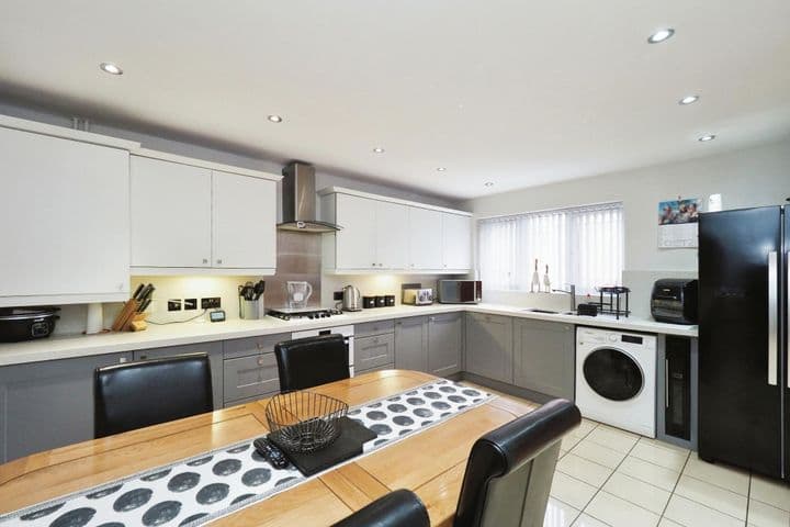 4 bedrooms house for sale in Mansfield, United Kingdom - Image 2