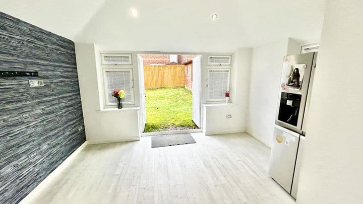 3 bedrooms house for sale in Oldham, United Kingdom - Image 9