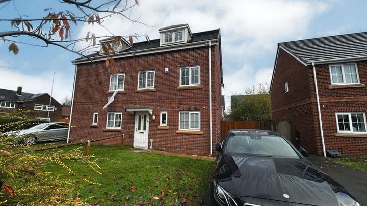 3 bedrooms house for sale in Oldham, United Kingdom - Image 2