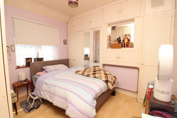 2 bedrooms house for sale in Dagenham, United Kingdom - Image 8