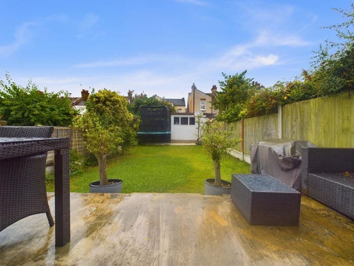 4 bedrooms house for sale in Westcliff-On-Sea, United Kingdom - Image 10