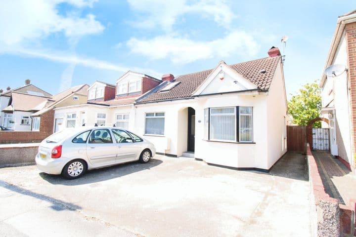 3 bedrooms house for sale in Rainham, United Kingdom - Image 6