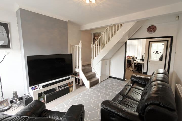 2 bedrooms house for sale in Wednesbury, United Kingdom - Image 3