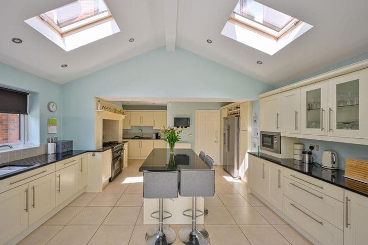 4 bedrooms house for sale in Stone, United Kingdom - Image 7