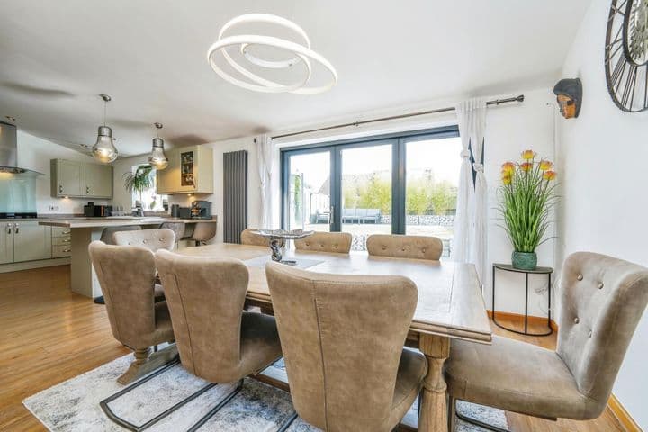 4 bedrooms house for sale in Cheltenham, United Kingdom - Image 8