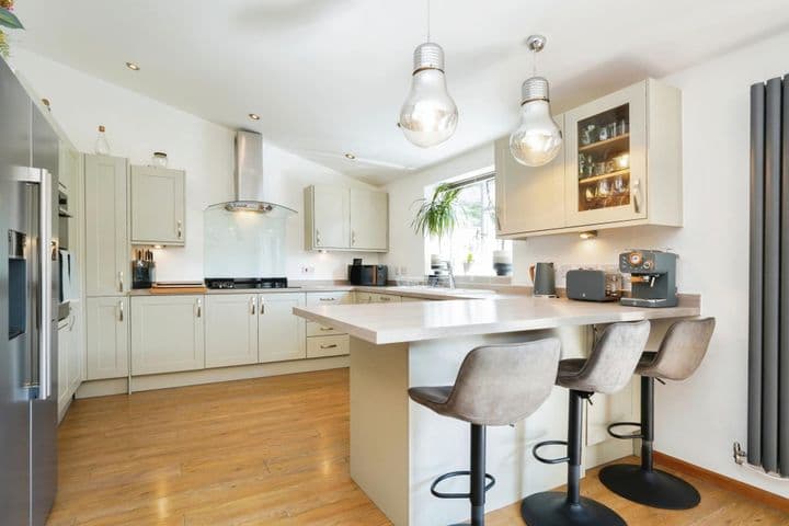 4 bedrooms house for sale in Cheltenham, United Kingdom - Image 4