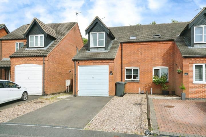 3 bedrooms house for sale in Swadlincote, United Kingdom - Image 2