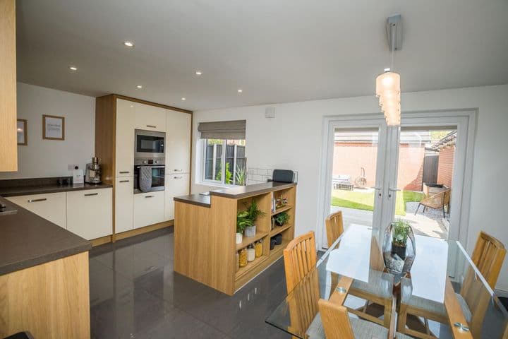 3 bedrooms house for sale in Wrexham County Borough, United Kingdom - Image 3