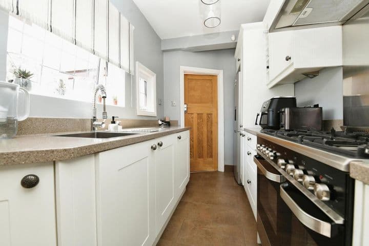 3 bedrooms house for sale in Chelmsford, United Kingdom - Image 3