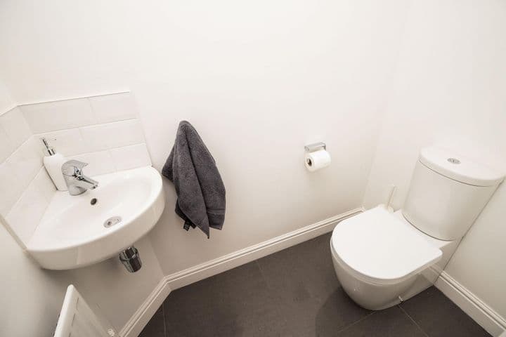 3 bedrooms house for sale in Wrexham County Borough, United Kingdom - Image 8