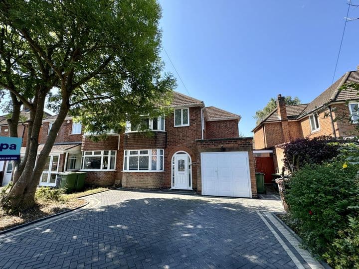 3 bedrooms house for sale in Solihull, United Kingdom - Image 2