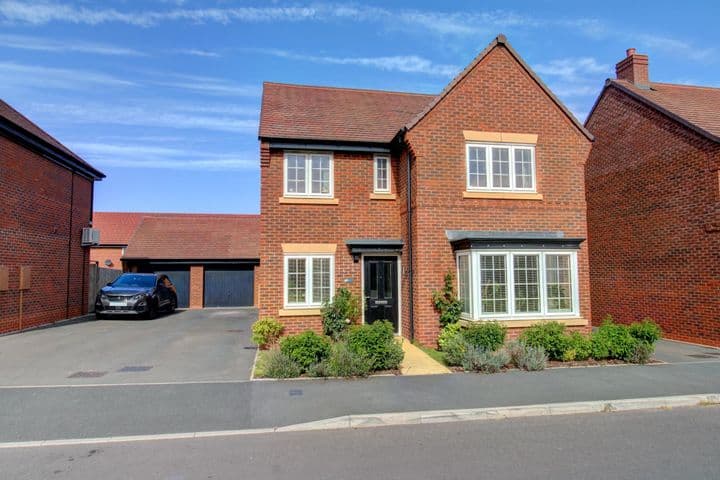 4 bedrooms house for sale in Lichfield, United Kingdom - Image 2