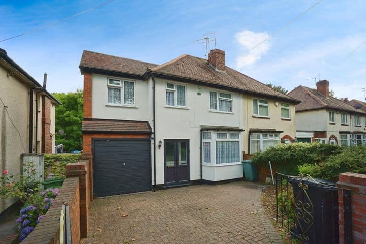 3 bedrooms house for sale in Dudley, United Kingdom - Image 2