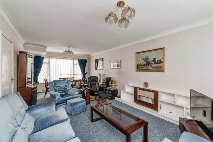 4 bedrooms house for sale in Westcliff-On-Sea, United Kingdom - Image 3