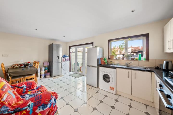 3 bedrooms house for sale in Wembley, United Kingdom - Image 5